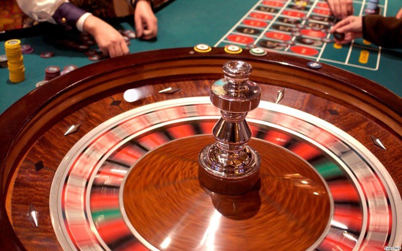 falconplay live casino dealer table streamed on mobile for Filipino players